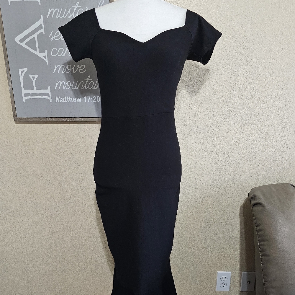 Lulu's Elegant Black Dress